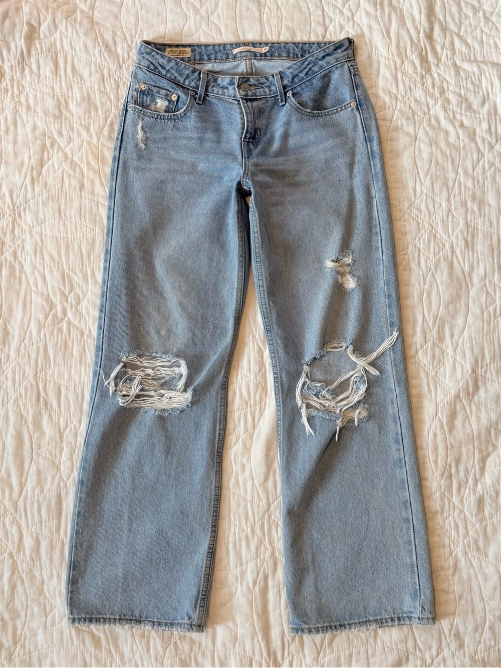 NWOT Levi’s Low Loose